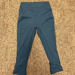 Gymshark Studio Cropped Leggings in Teal, size: M